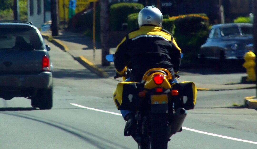 Who Is at Fault in a Lane-Splitting Accident in Indiana?